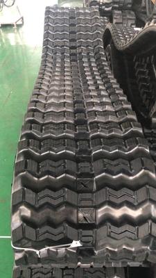 ZZS450x86x56 Zigzag Pattern Skid Steer Loader Grootte Verstelbare Rubber Track