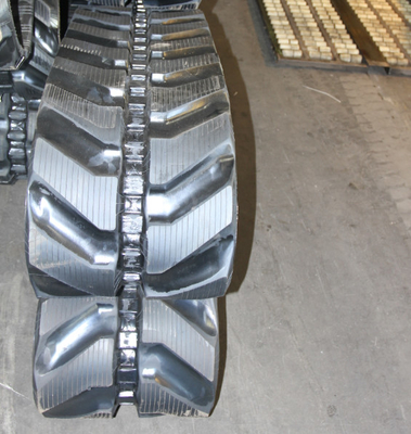 450x81.5x76 graafmachine rubberen sporen met 81,5 mm pitch