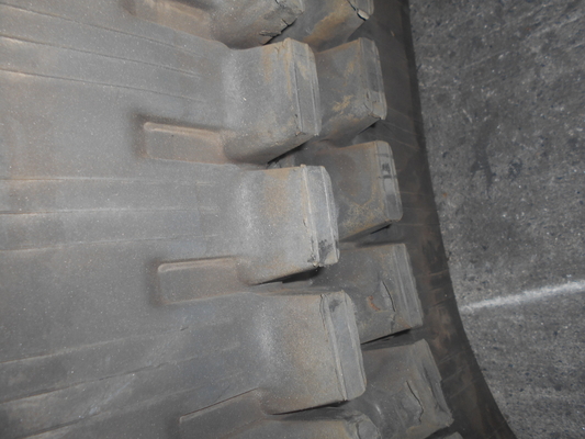 300x55x84 Graafmachine Rubber Track Lengte 4620 mm