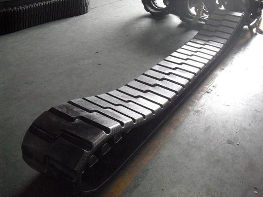 470x152.4x56 glad of gegraveerd patroon PF6110 Rubber Tracks Asfalt Paver Parts With 52 Links