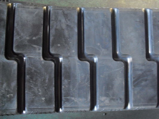470x152.4x56 glad of gegraveerd patroon PF6110 Rubber Tracks Asfalt Paver Parts With 52 Links