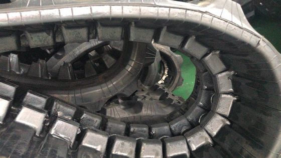 300x52.5x80/82/84/86/88/90 Onderstelonderdelen Graafmachine Rubber Track