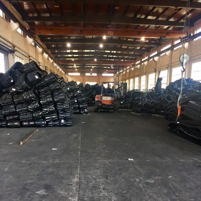 Rubber Track Caterpillar 30&quot; breed 762 x 152.4 x 66 past bij tractor Challenger MT845 MT865 MT845B MT865B MT845C MT865C MT835C MT835 MT855B MT855 MT875C