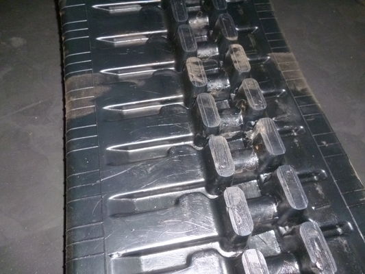 300x55.5x82 Afgezet VIO30.5 Graafmachine Spare Parts Rubber Tracks