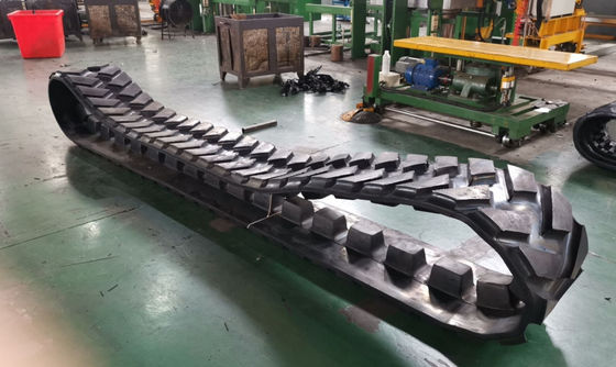 460 X 225 X 36 Rubberen spoor voor AP-1055B Asfaltverspreider Rubberen spoor