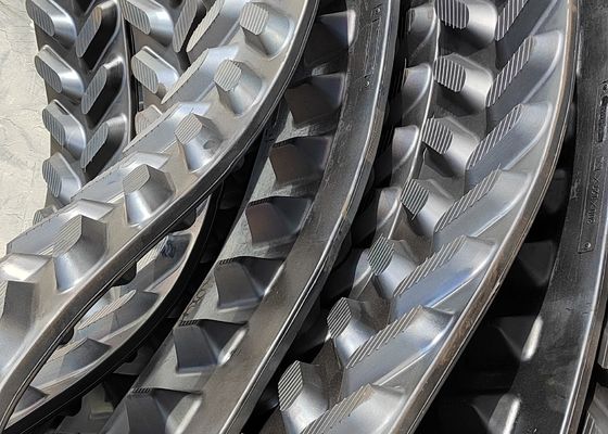 rubberen spoor 300X127X32 voor tractor M8540,3C878-49010